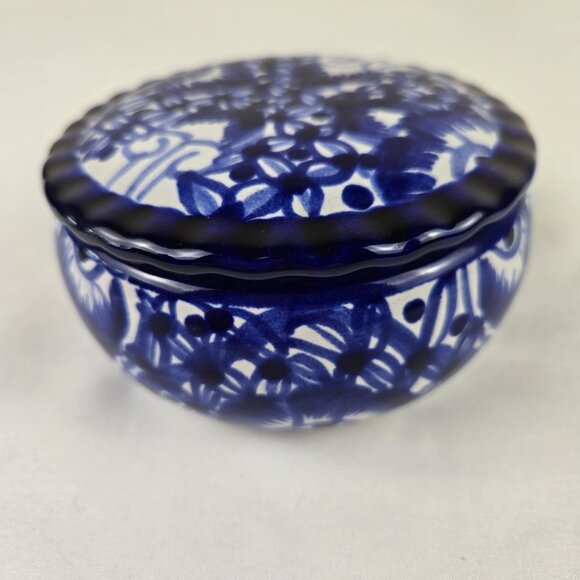 Blue White Trinket Box w/Lid Signed Castillo Hand Made in Mexico Glazed Pottery - Picture 4 of 12